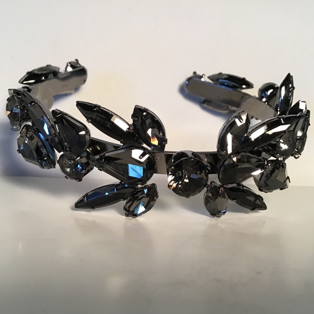 Women’s Bracelet Deep Dark Smokey Gray Cuff Very Attractive Piece - Picture 1 of 4